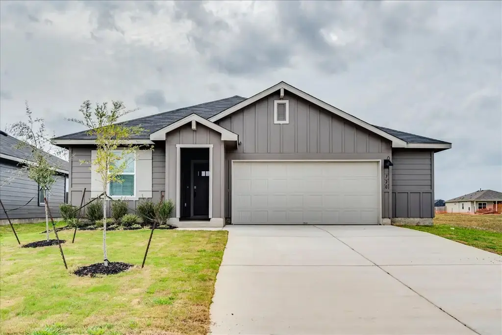 320 Yosemite Drive, Kyle