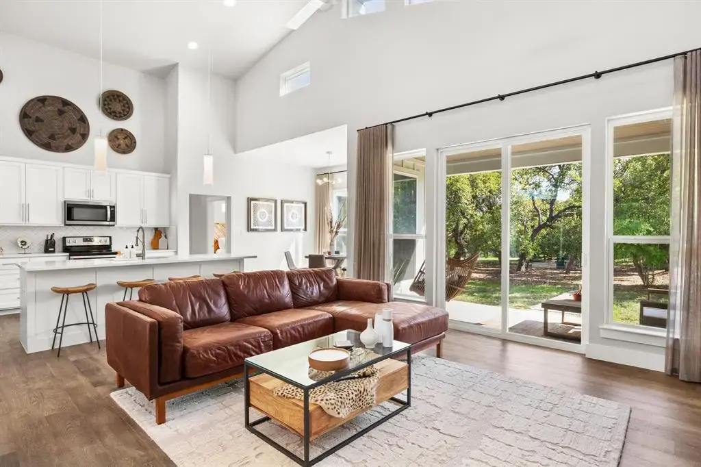 307 Bedford Drive, Spicewood