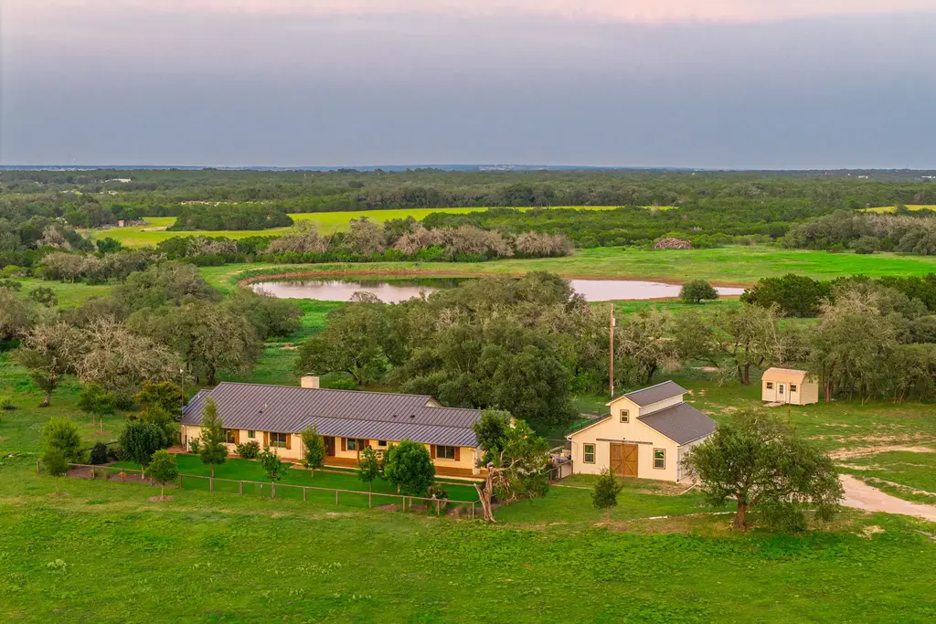 2055 County Road 284, Liberty Hill