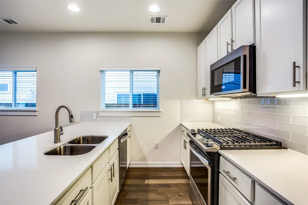 6800 Menchaca Road 17, Austin