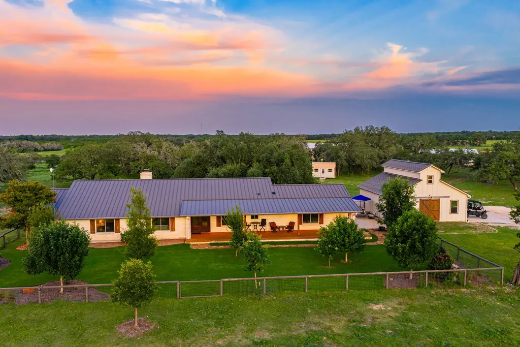 2055 Cr 284, Liberty Hill