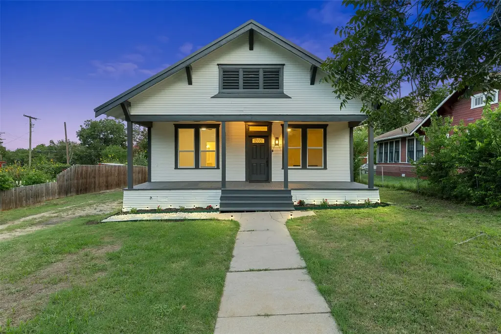 707 W 7th Street, Taylor