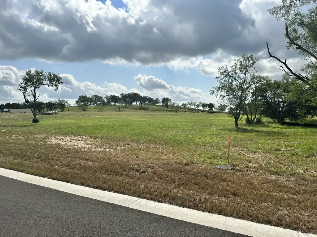 163 Landings Way, Spicewood