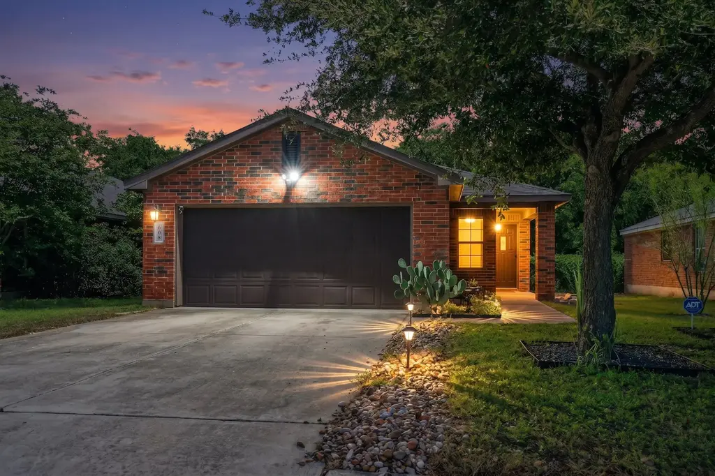 608 Emma Rose, Leander