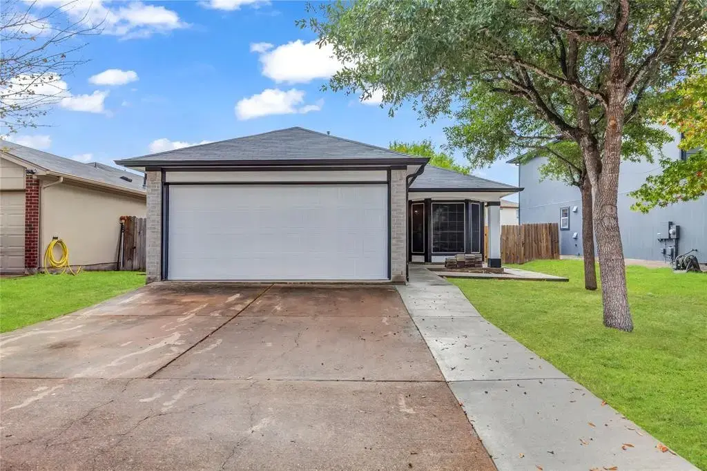 16613 Jaron Drive, Manor