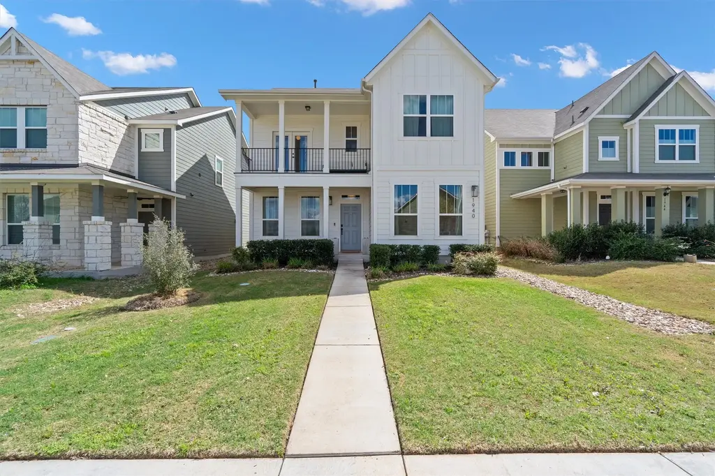 1940 Blue River Drive, Leander