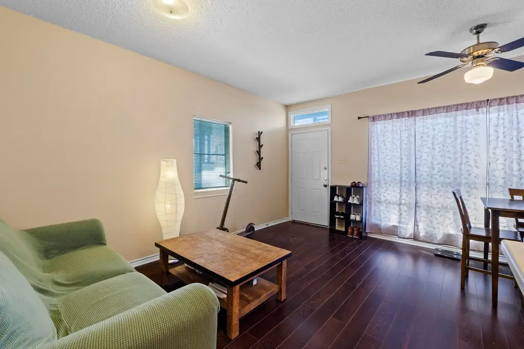 915 W 22nd 1/2 Street 202, Austin