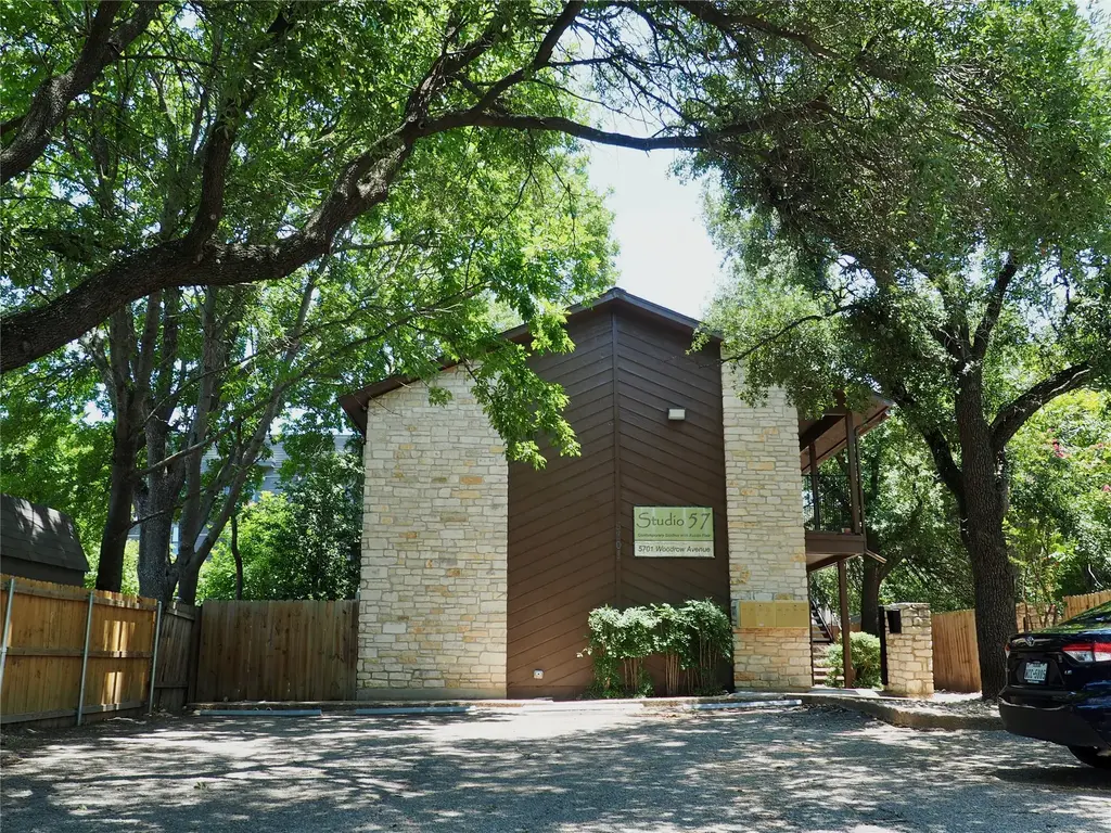 5701 Woodrow Avenue 203, Austin