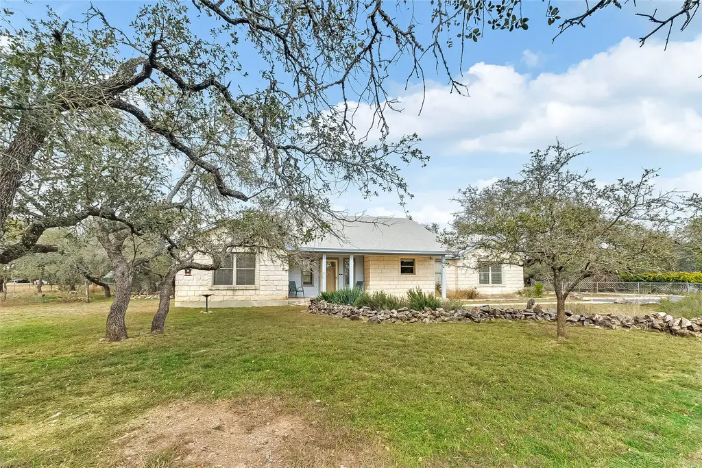 670 County Road 100, Burnet