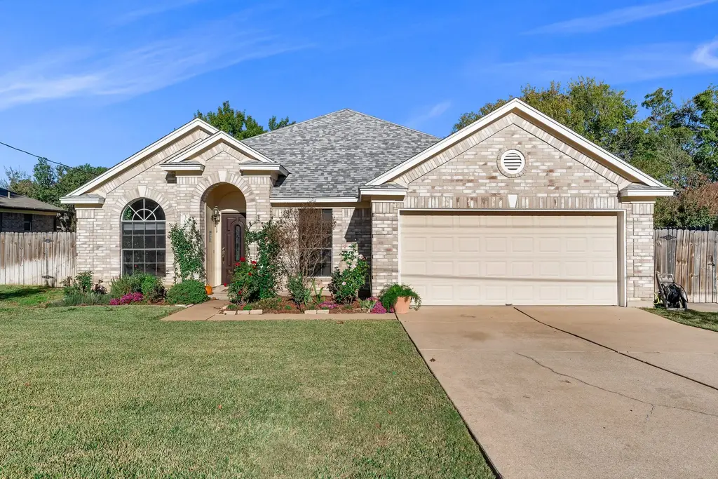 302 Debora Drive, Georgetown