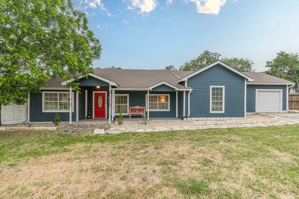 560 Persimmon Pass, Fischer