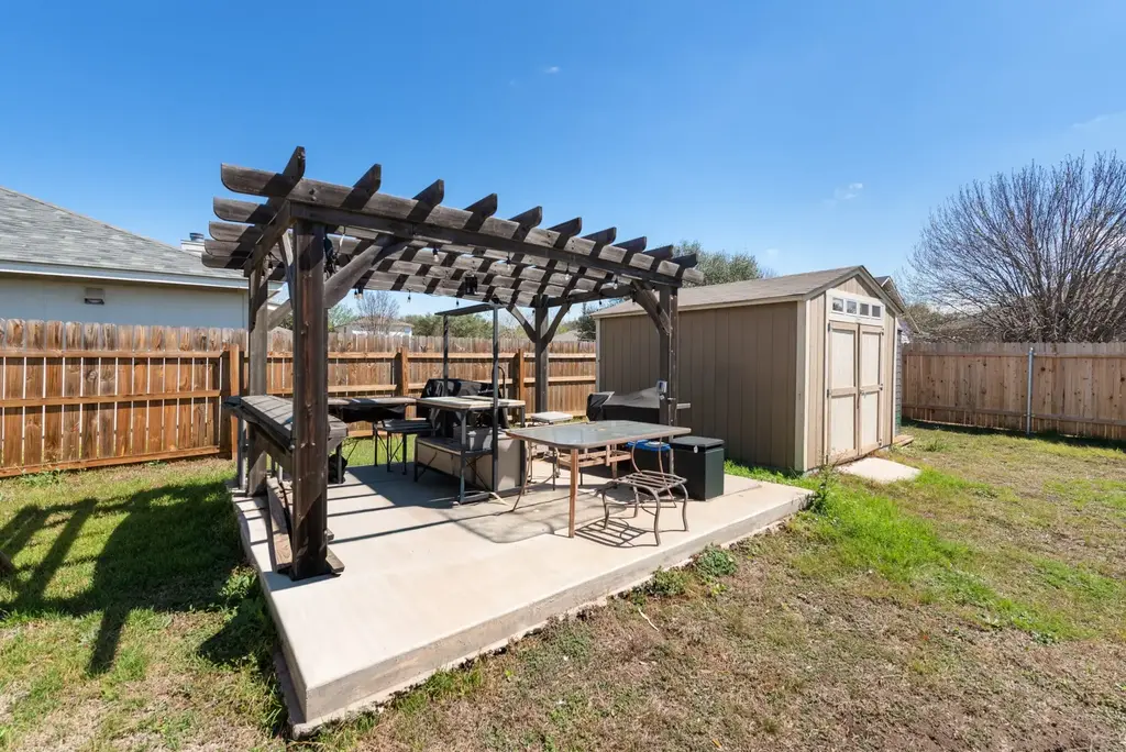 5501 English Avenue, Austin