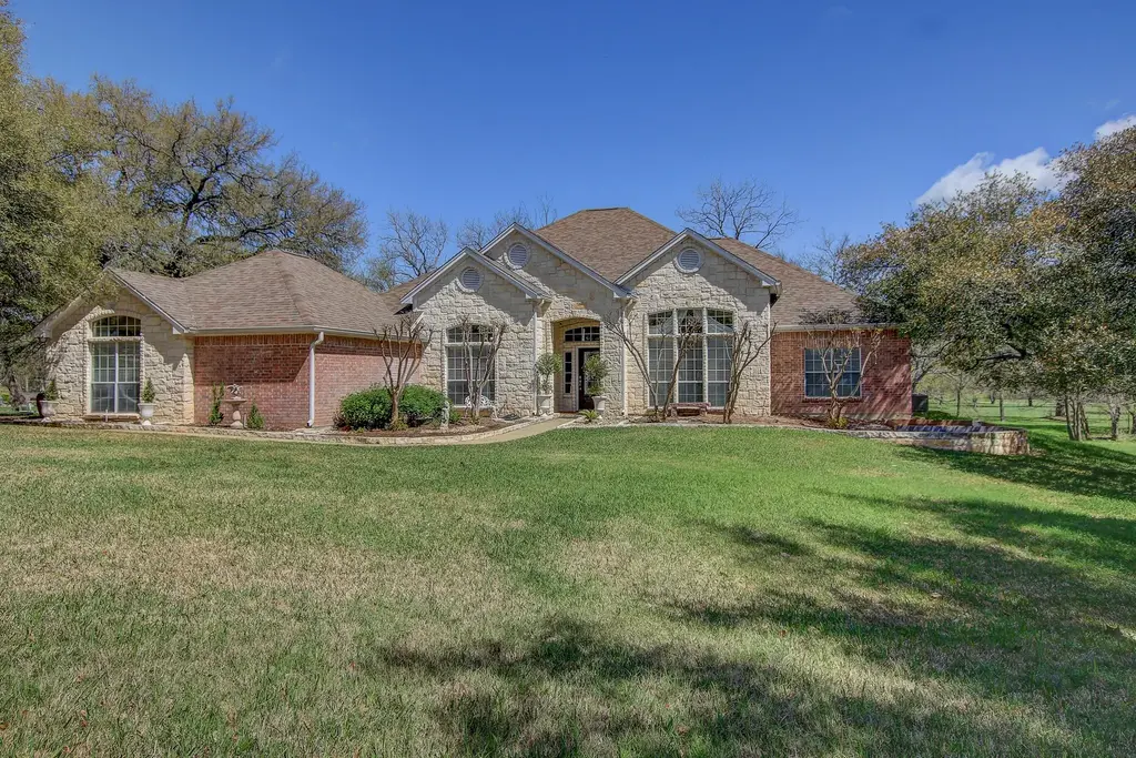 200 Carriage House Road, Salado