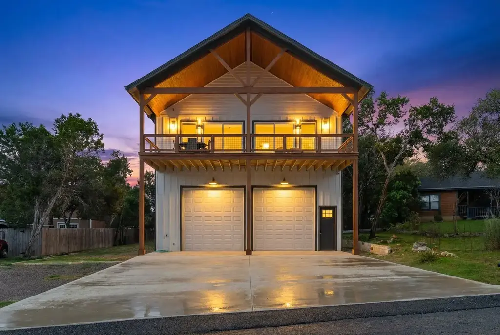 3160 Lakeview Drive, Canyon Lake