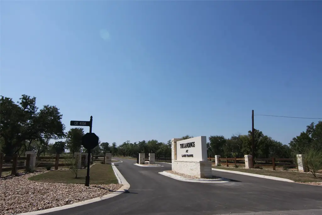 Cr 421 Road, Spicewood