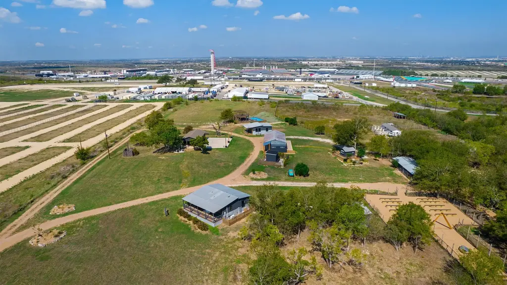8604 Elroy Road, Del Valle