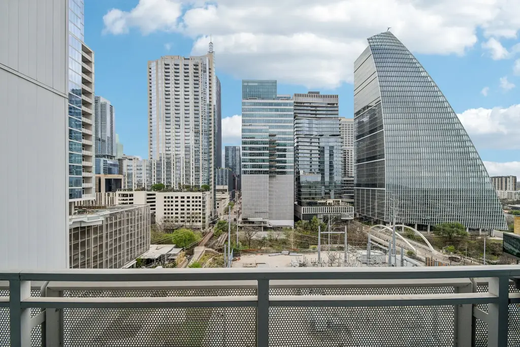 222 West Avenue 1211, Austin