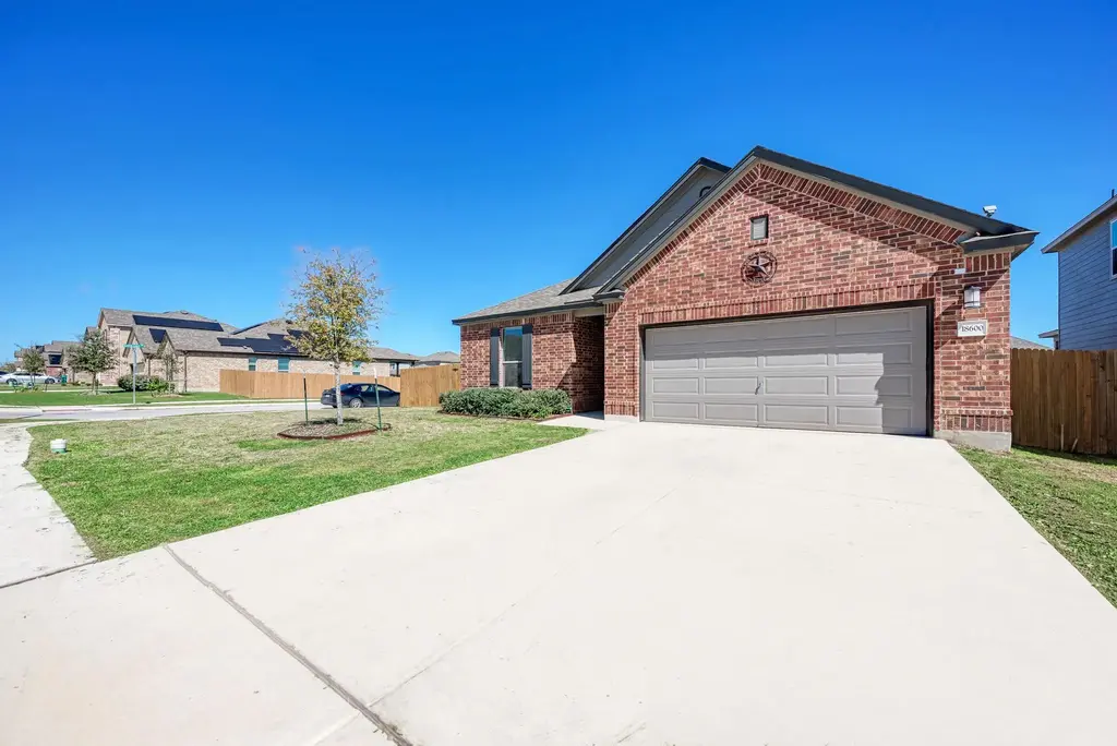 18600 Golden Eagle Way, Elgin