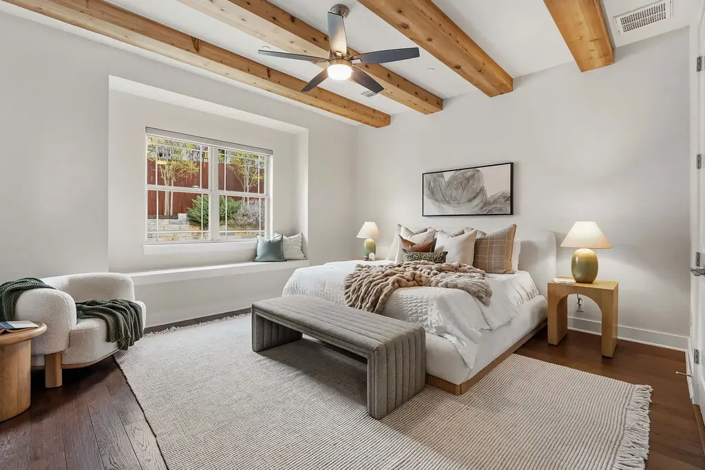 7020 Clifton Lane, Austin