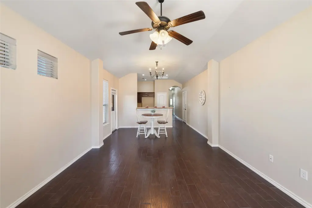 101 Creekside Villa Drive, Kyle