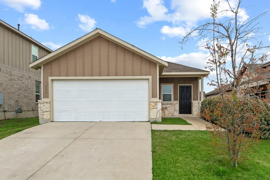 175 Eves Necklace Drive, Buda