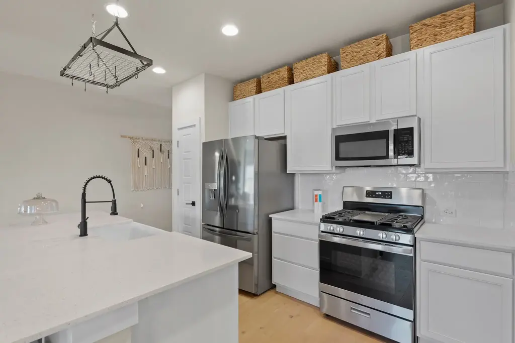 12425 Ostrich Trail, Manor