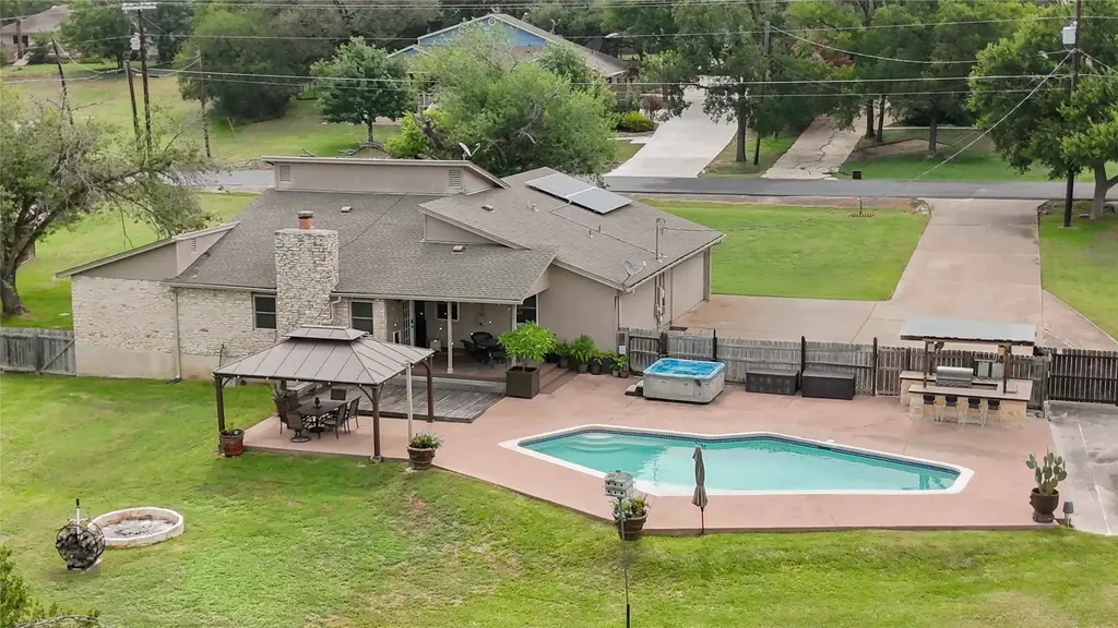 305 Canyon Wren Drive, Buda