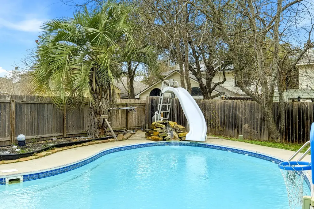 8422 Priest River Drive, Round Rock