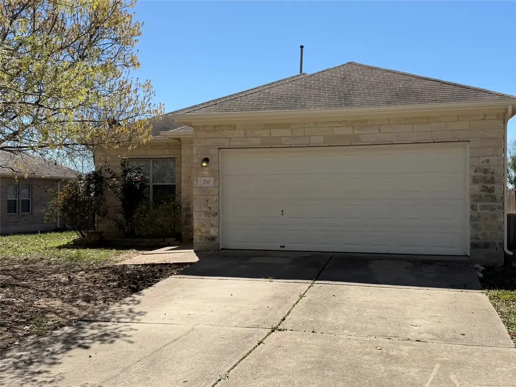 210 Dark Horse Lane, Buda