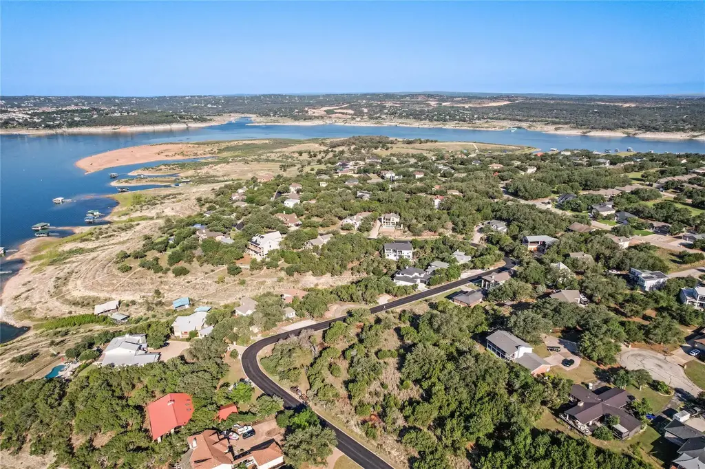 18512 Lakeland Drive, Lago Vista