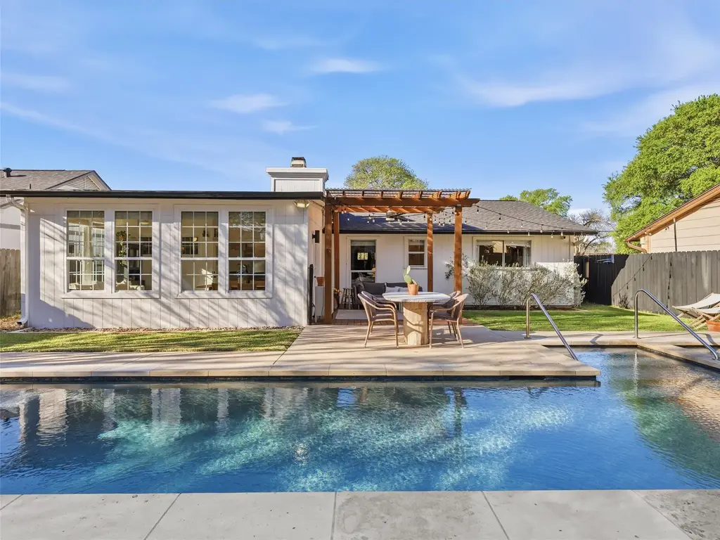 1902 Metairie Circle, Austin