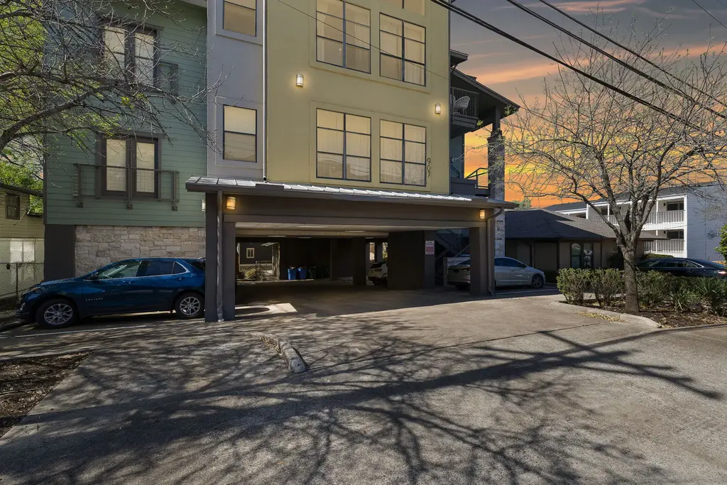 907 Duncan Lane 302, Austin