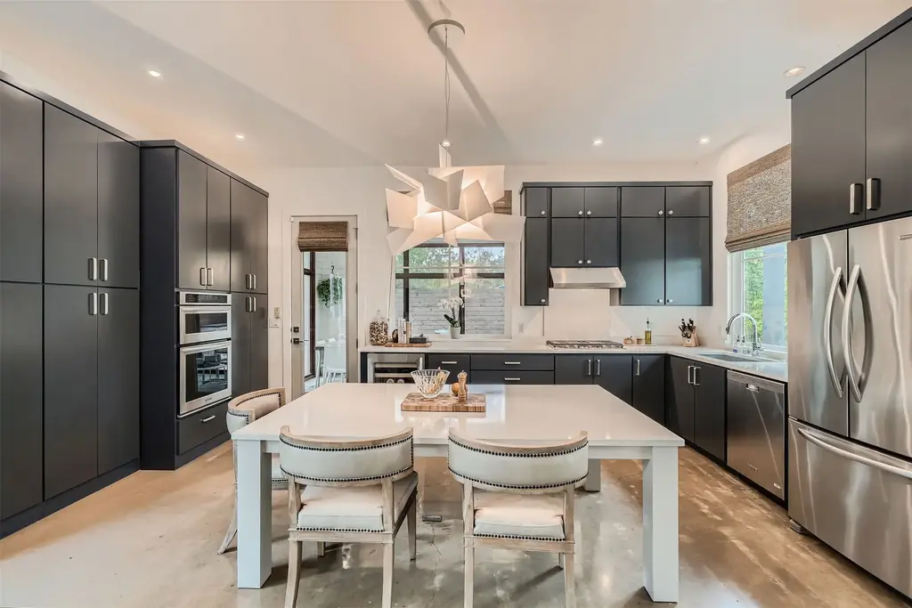 705 E Monroe Street B, Austin