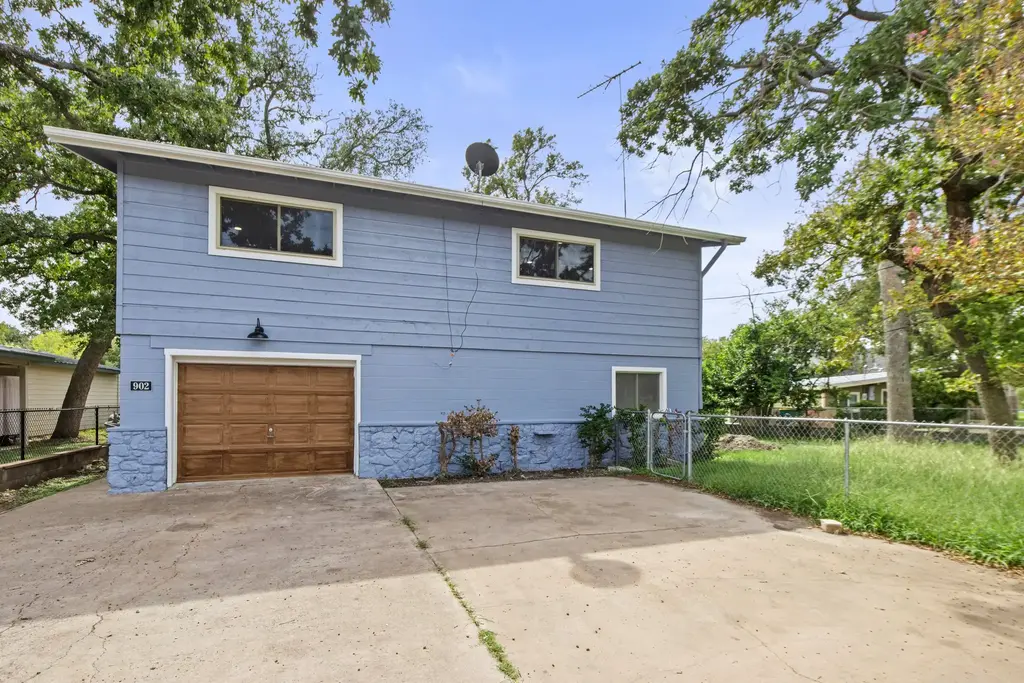 902 Sherwood Forest Drive, Granite Shoals