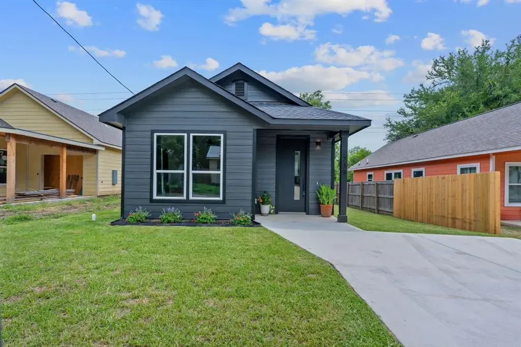 738 Chihuahua Street, Lockhart