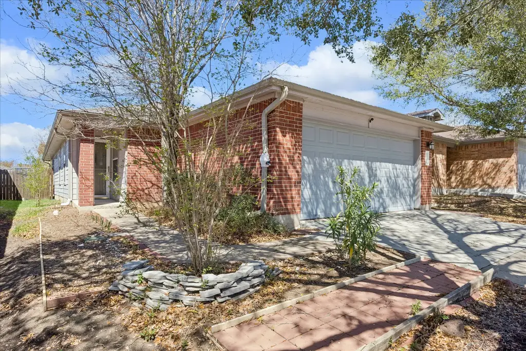 5936 Los Dios Place, Del Valle