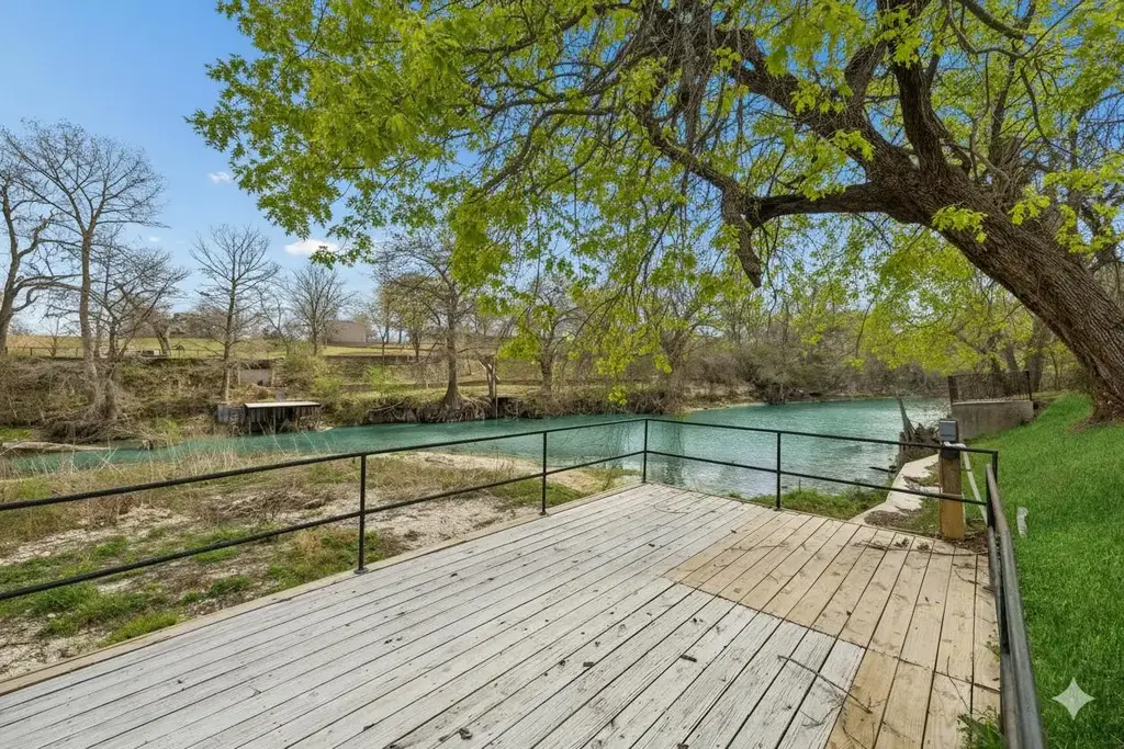 54 S Hampton Drive, Seguin