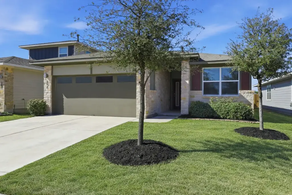 293 Tequilana Pass, Leander