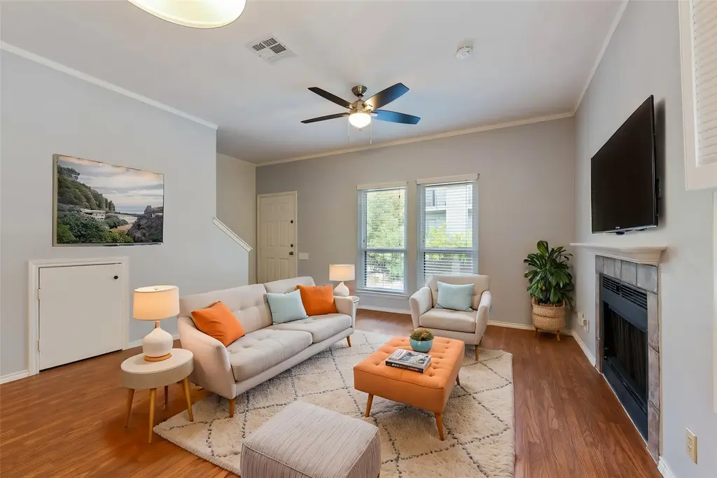 802 S 1st Street 219, Austin