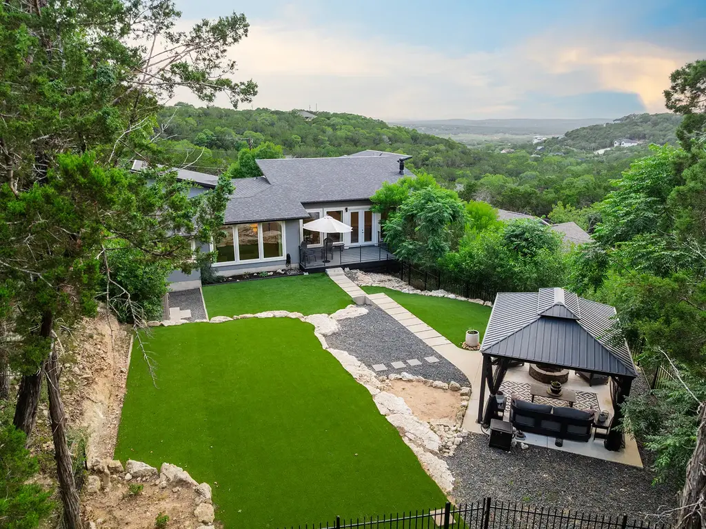 20702 Post Oak Drive, Lago Vista