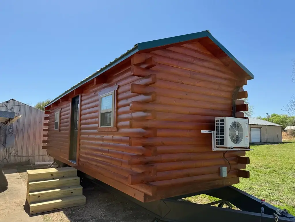 203 W 22nd Street 12 / Cabin, Cameron