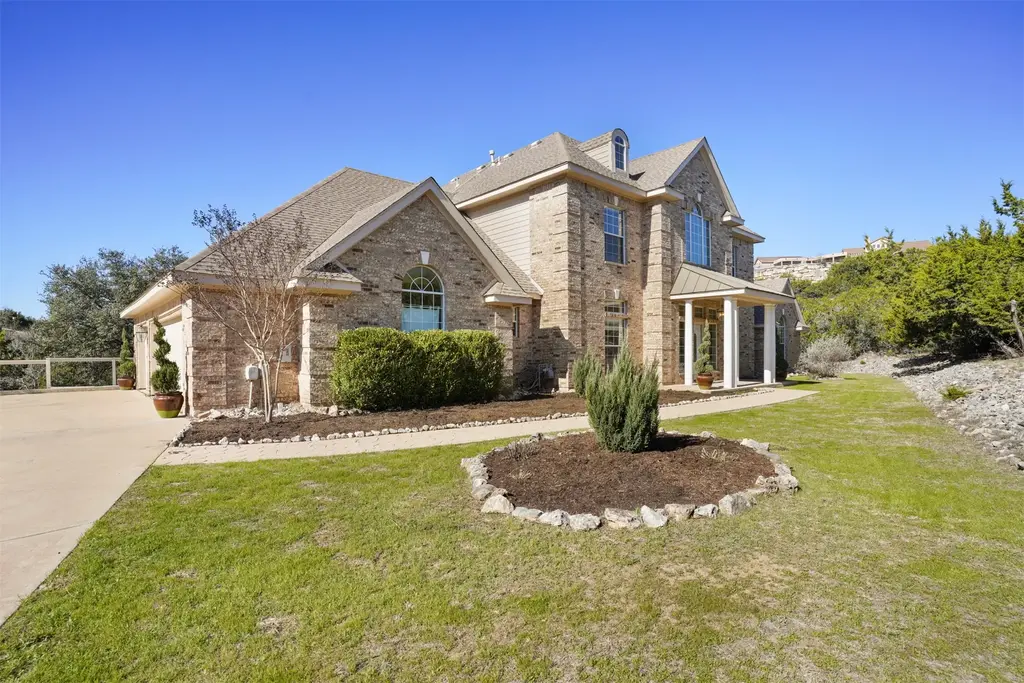 710 Timarron, Leander