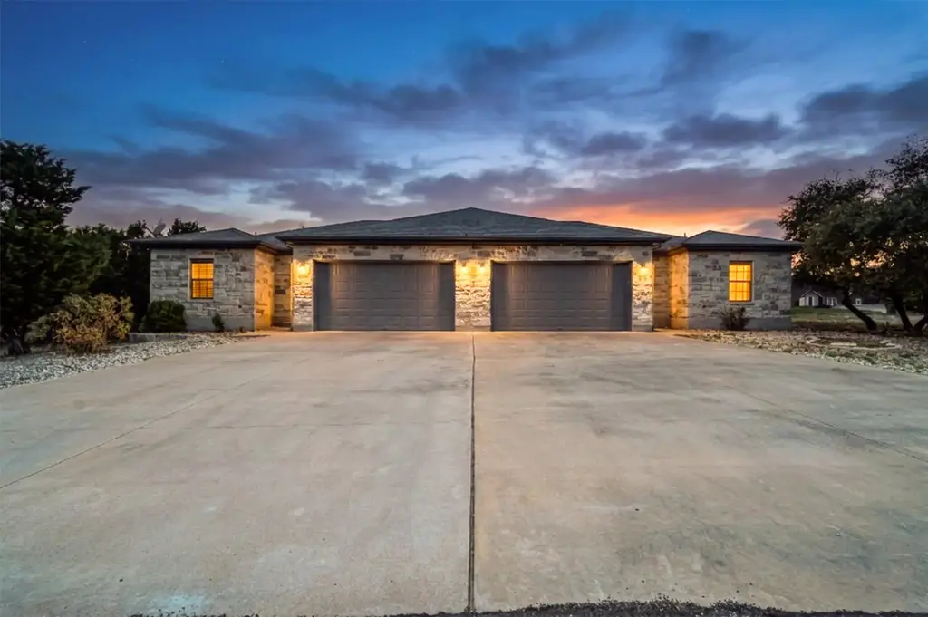 21414 Santa Carlo Avenue, Lago Vista