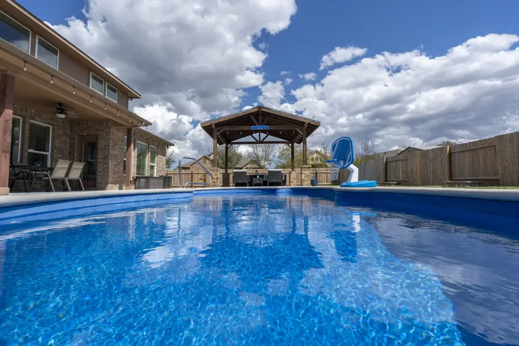240 Parkrose Drive, Buda