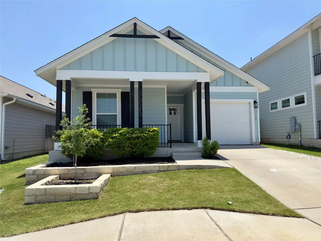 316 E Broade Street, Leander