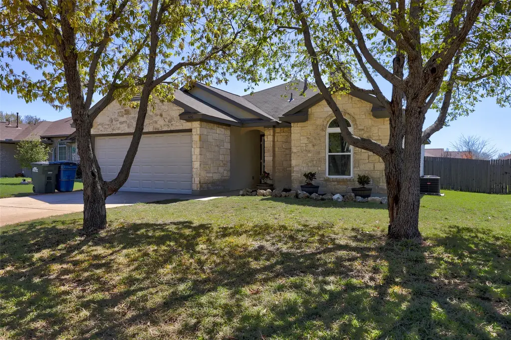 606 Los Robles Road, Leander