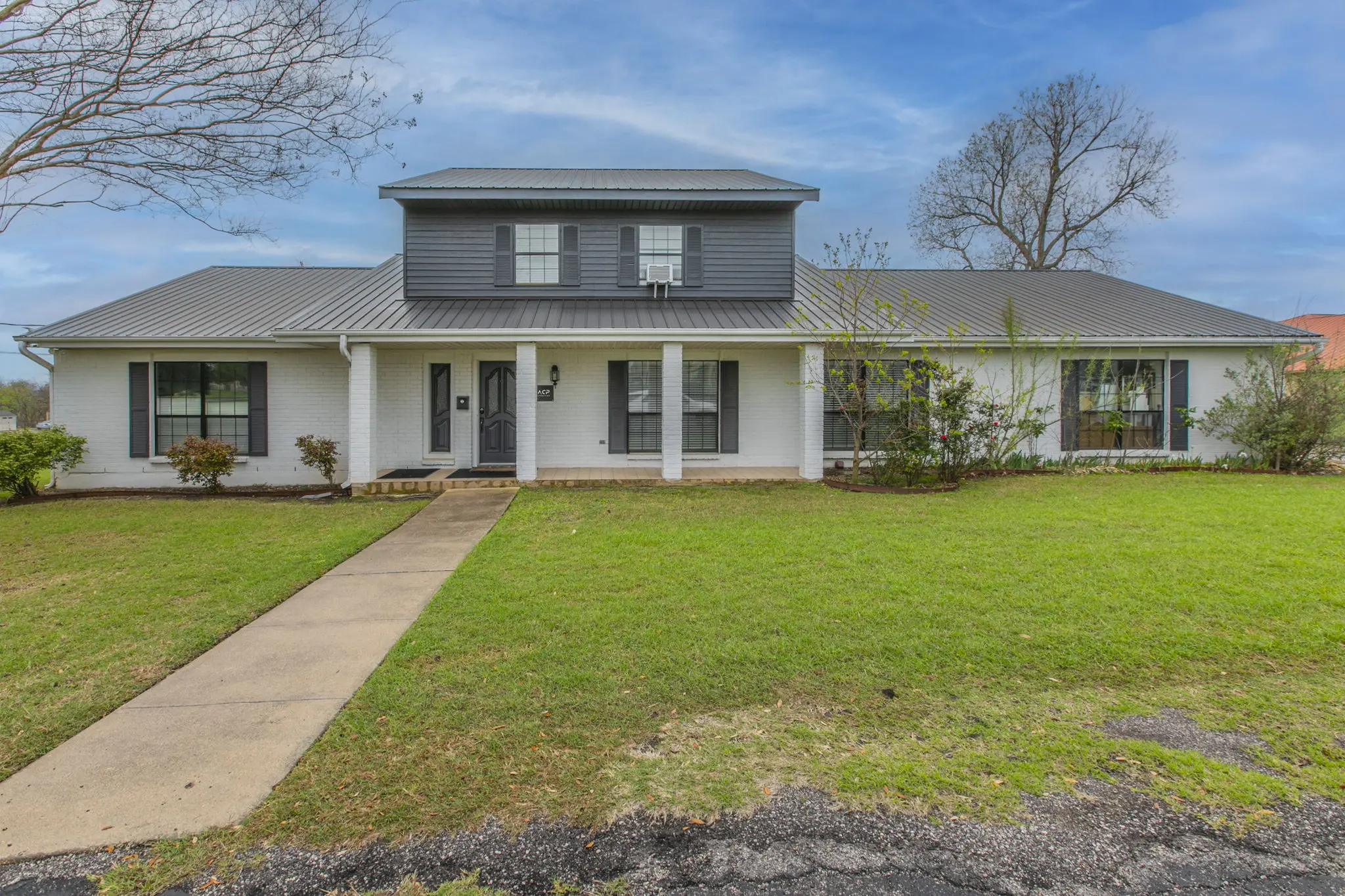 Photo of Listing #9817061