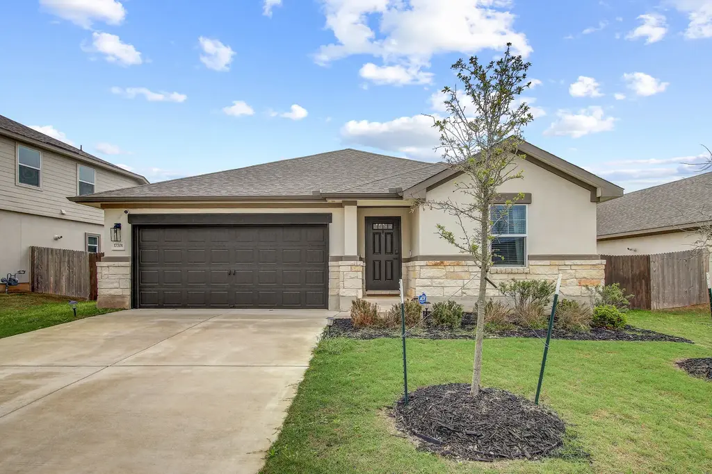 17701 Owl Tree Road, Manor