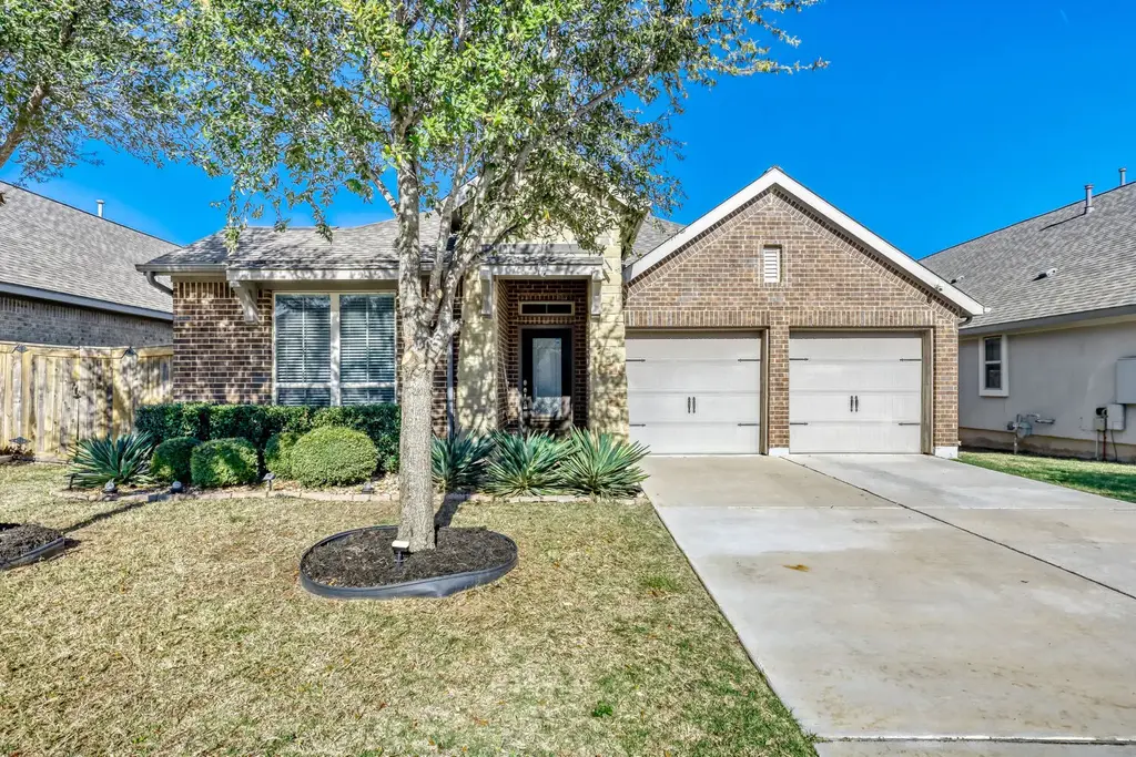 2416 Burberry Lane, Leander