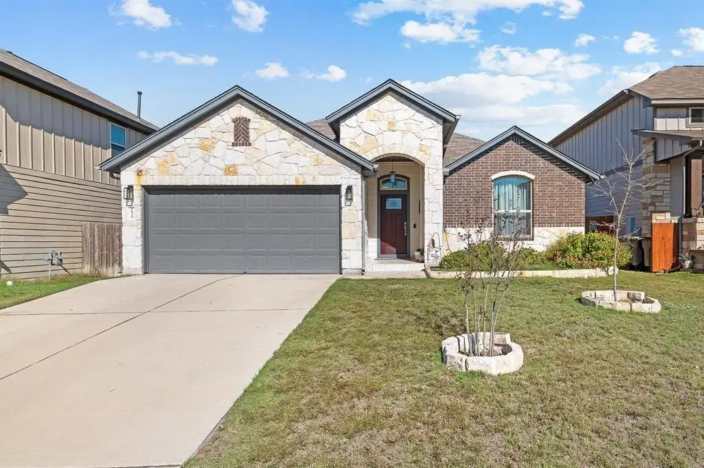 235 Limerick Road, Buda